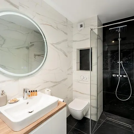 Deluxe Barcelona 55 By Bookinghost * Krakau